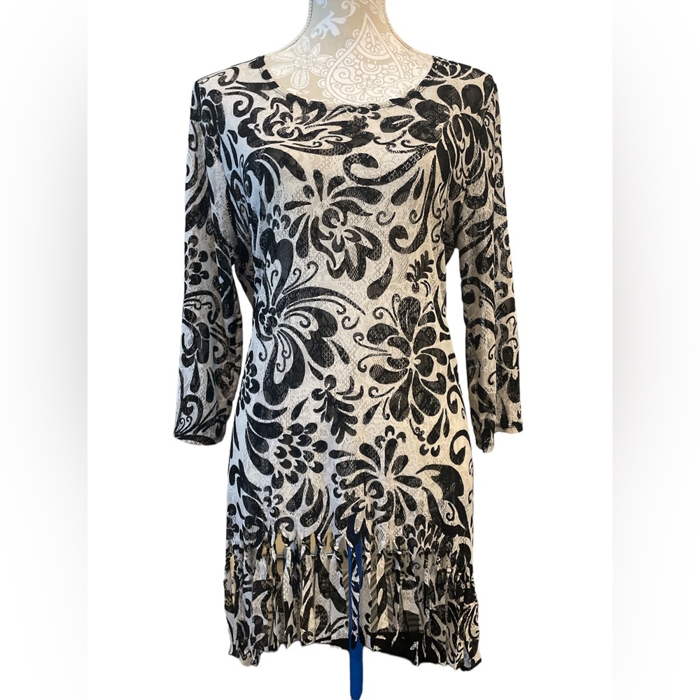 Travelers Collection By Cato Women’s Size 2 Black and White Sheer Top